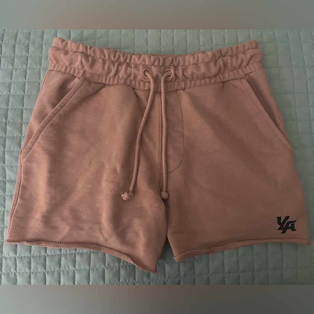 Young LA shorts size L